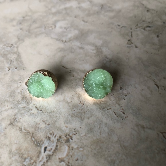🍏Green Druzy Round Stud Earrings - Picture 4 of 7